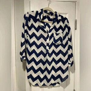 Cals Navy Blue White Chevron Stripe Sheer Collarless Size Slit Blouse Size M